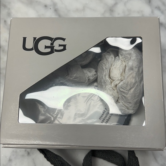 UGG Soft Cream Baby Slippers - Picture 11 of 11